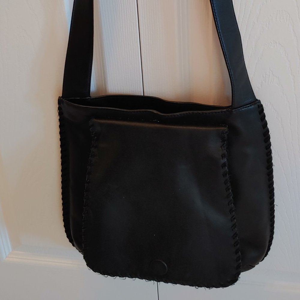 Lady's Black Leather purse by Andrew Marc/New York